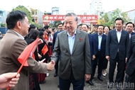 Party leader meets with voters in Hung Yen province